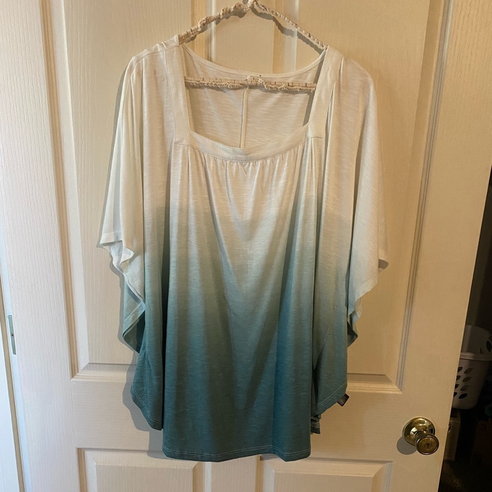 Lane bryant size 18/20 ombre white/green tunic top
